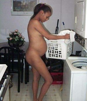 nude pregnant wife